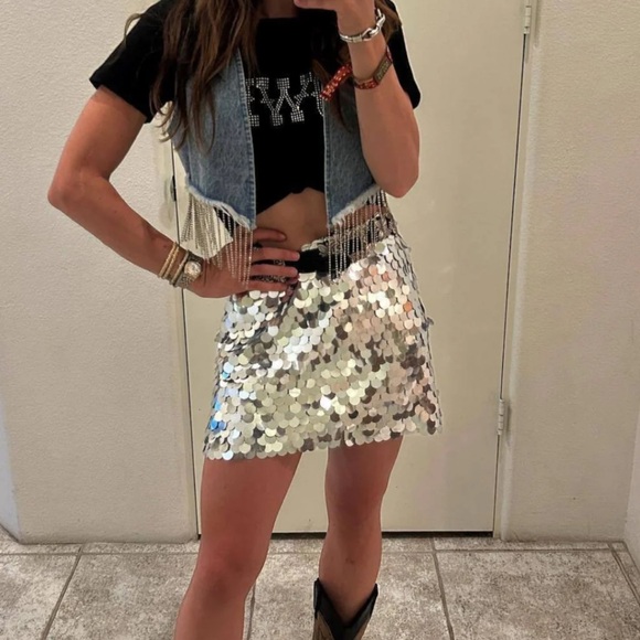 Silver Disco Sequin Mini Skirt - Picture 3 of 4